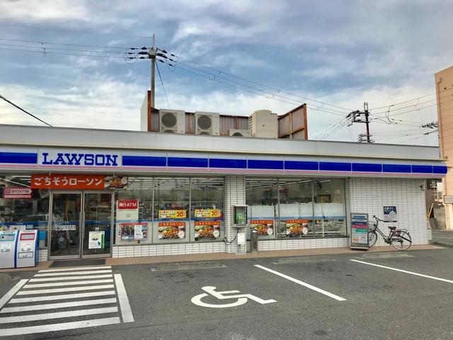 【岸和田市小松里町のマンションのコンビニ】