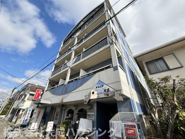 西宮市鳴尾町のマンションの建物外観