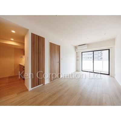 居室・リビング　同タイプ10階のお部屋を撮影。仕様が異なることがあります。