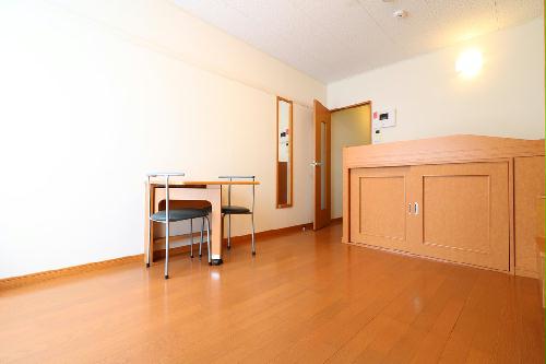 その他部屋・スペース　ベッド下に大型収納スペースがあります。