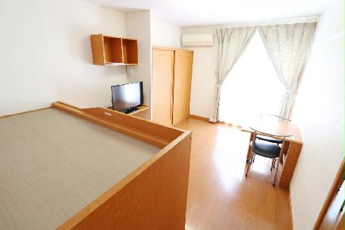 居室・リビング　大型家具・家電は設置済みなのでお手軽にお引越しが可能