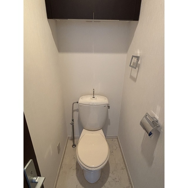 トイレ　収納スペースあり