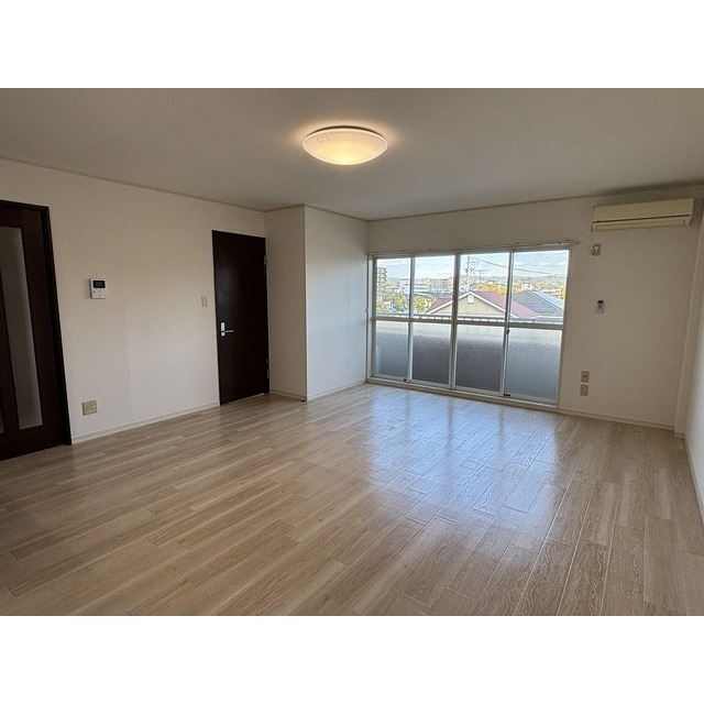 居室・リビング　ＬＤＫ１４帖