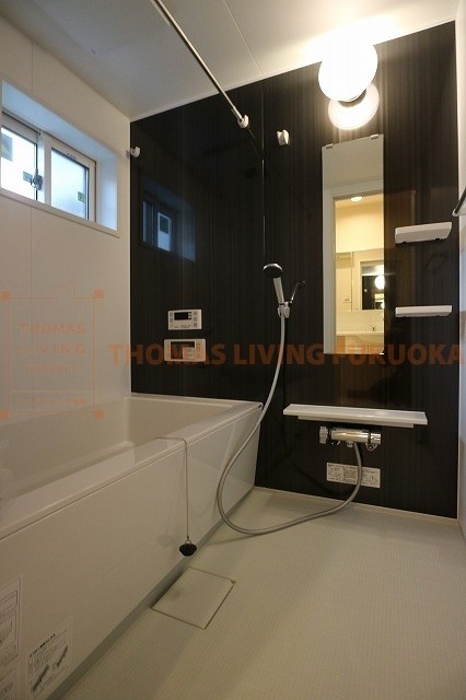 バス・シャワールーム　追い焚き機能つき