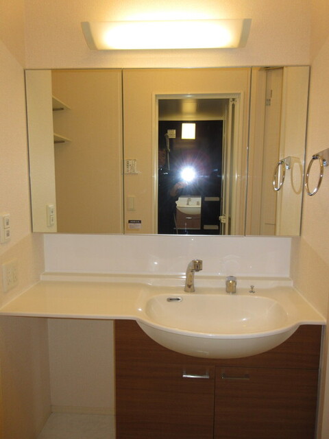 洗面設備　洗面化粧台（パウダールーム　タイプ）