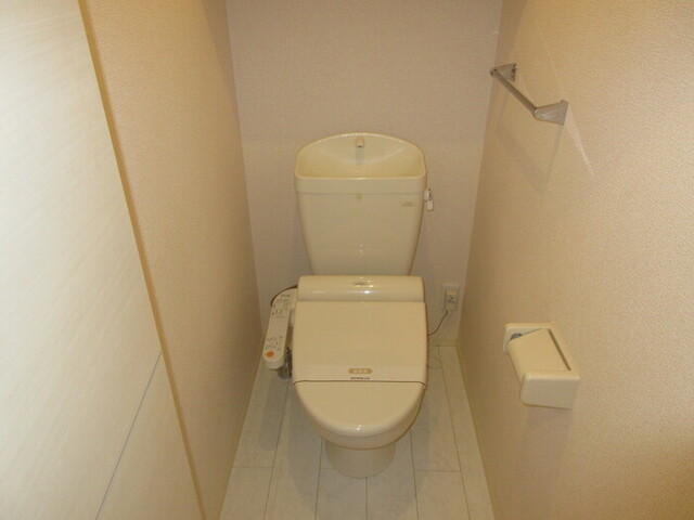 トイレ　トイレ温水洗浄便座