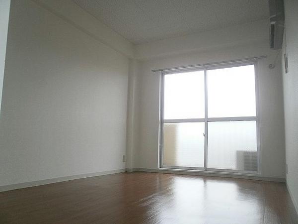 居室・リビング　■洋室