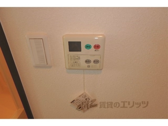 その他設備　給湯器リモコン