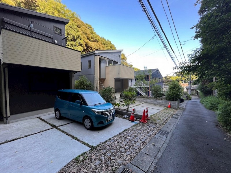 駐車場　現況優先