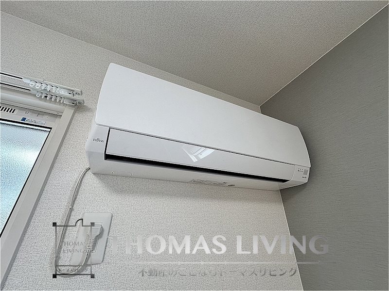 その他設備　リビングと玄関側の洋室に1基ずつレ暖房完備！