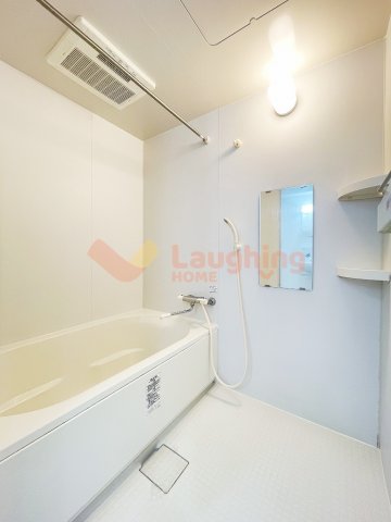 バス・シャワールーム　落ち着いた空間のお風呂です