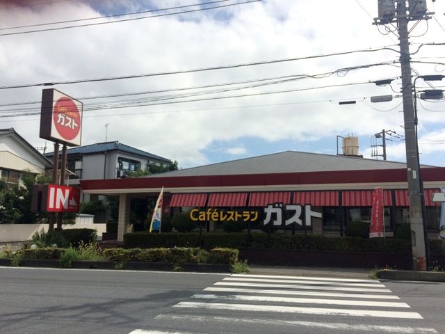 コンビニ　ガスト 草加松江店（コンビニ）まで158m