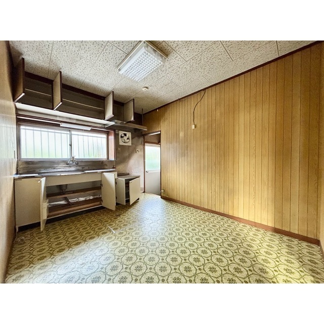 キッチン　ダイニングキッチン