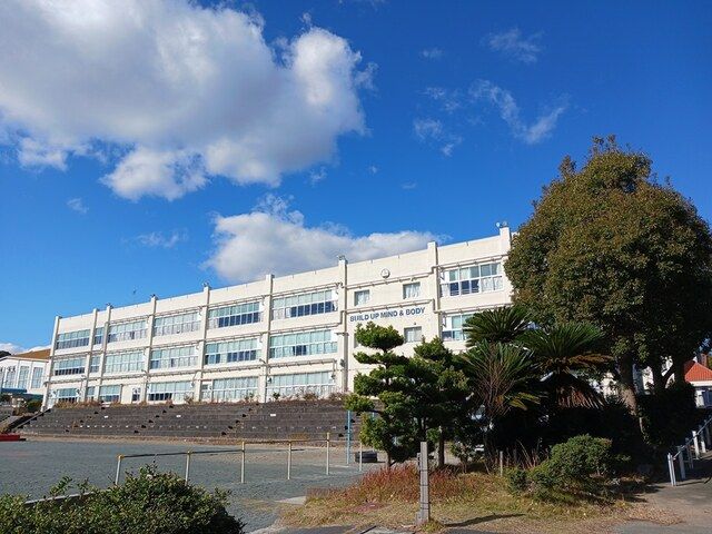 中学校　湖西市新居中学校（中学校）まで1387m