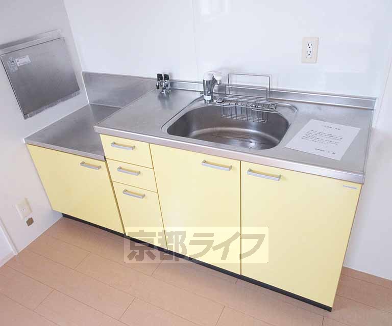 キッチン　二口コンロ設置可です。