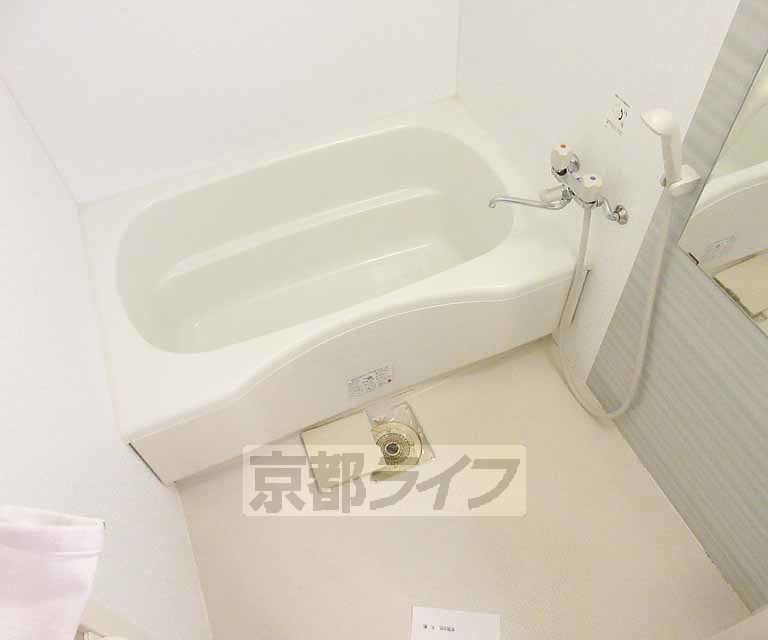 バス・シャワールーム　綺麗なお風呂です