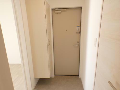 玄関　302