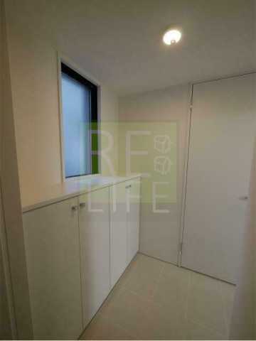 玄関　ＡＬＥＲＯ　Ｙｕｓｈｉｍａ－Ｎｏｒｔｈ