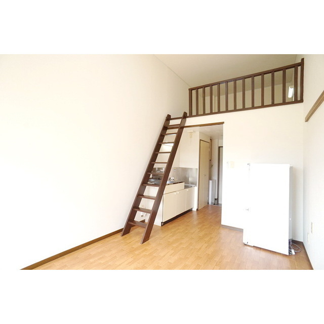 その他部屋・スペース　ロフトがあるので天井が高く感じます