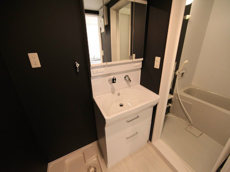 洗面設備　脱衣所　独立洗面台（シャンプードレッサー）洗濯機用意できます