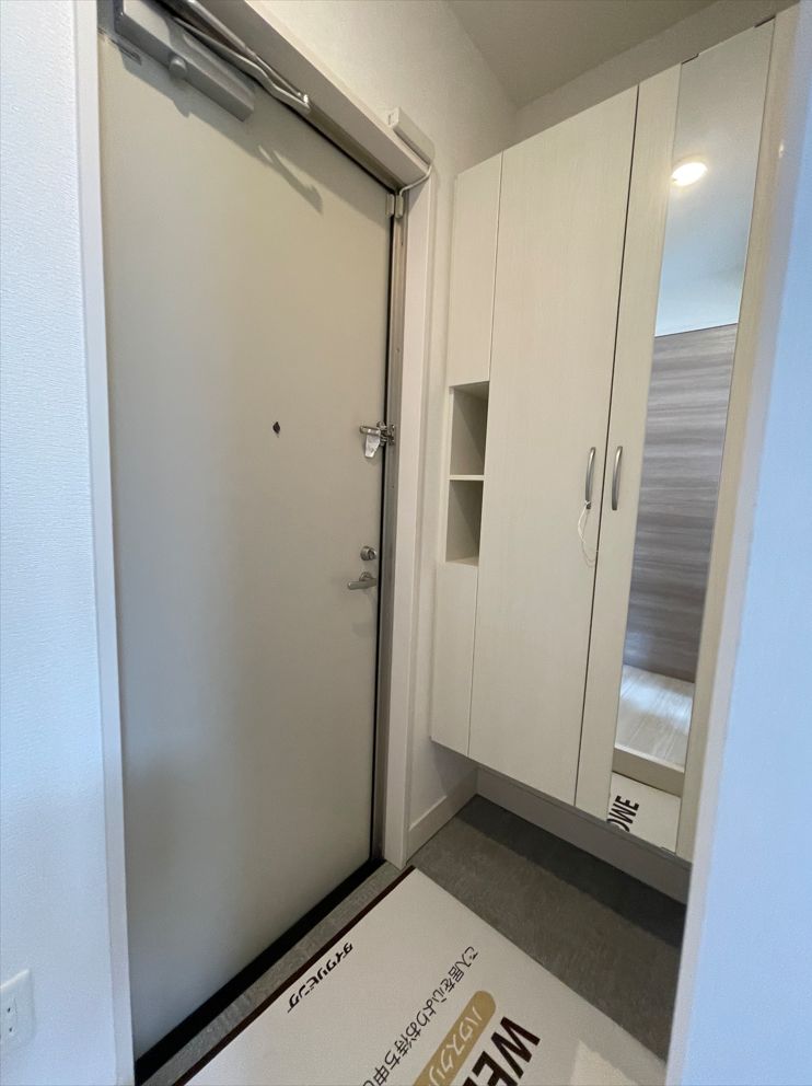 玄関　カラー異なる場合があります