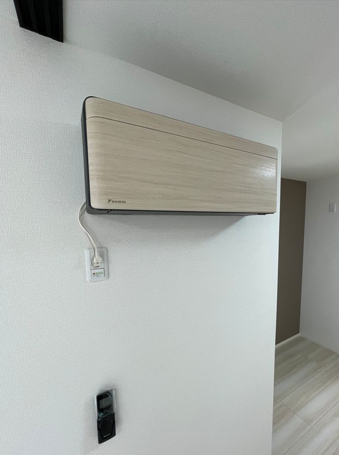 その他設備　おしゃれなエアコンで魅せたくなる♪　カラー異なる場合があり