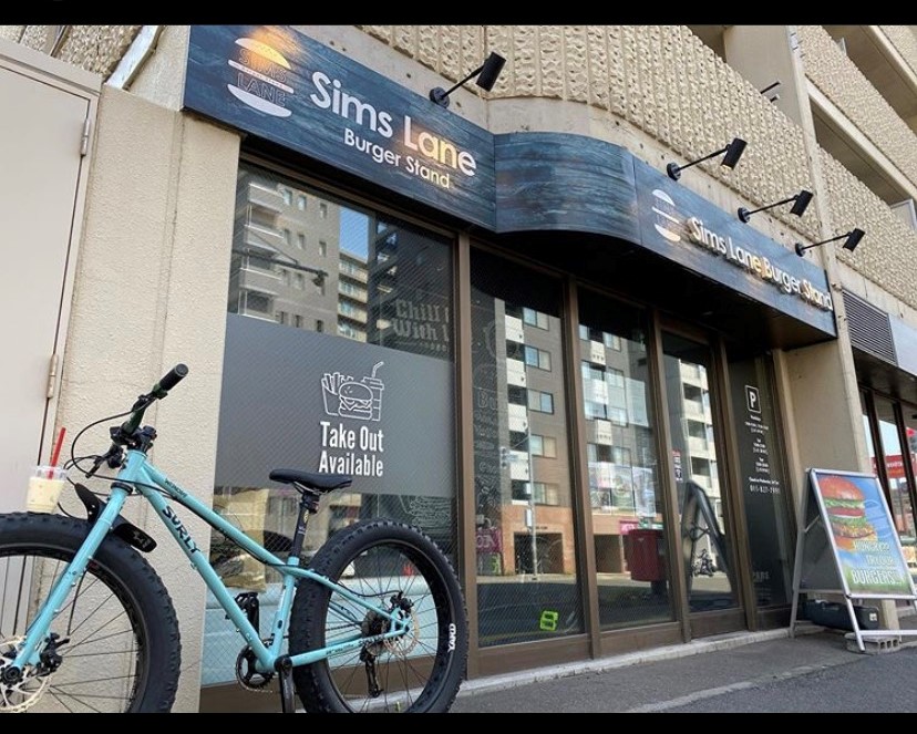 その他　シムズレーンバーガースタンド（その他）まで333m