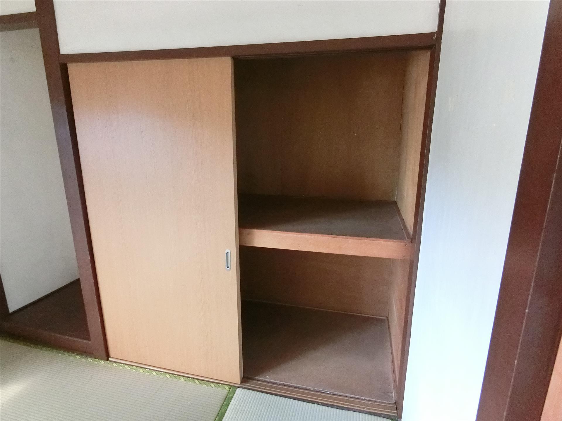 収納　お布団などの収納に便利な押し入れ♪