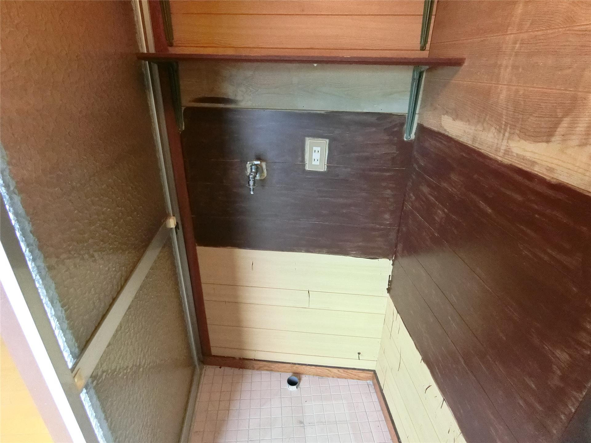 その他設備　棚付きの室内洗濯機置き場♪