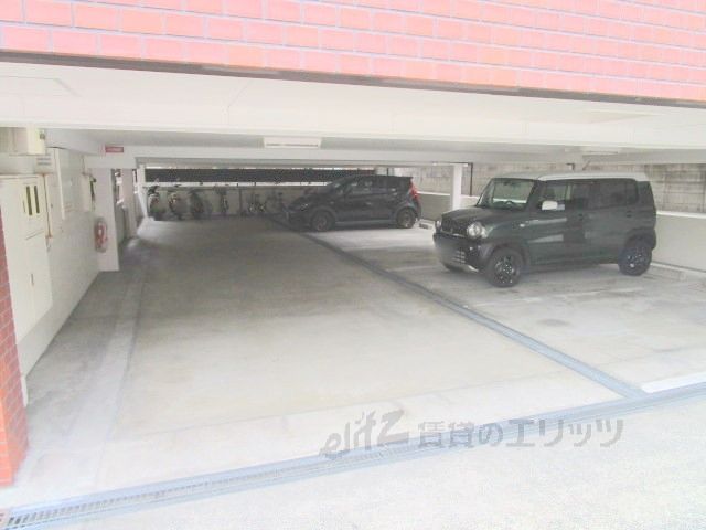 駐車場　駐車場