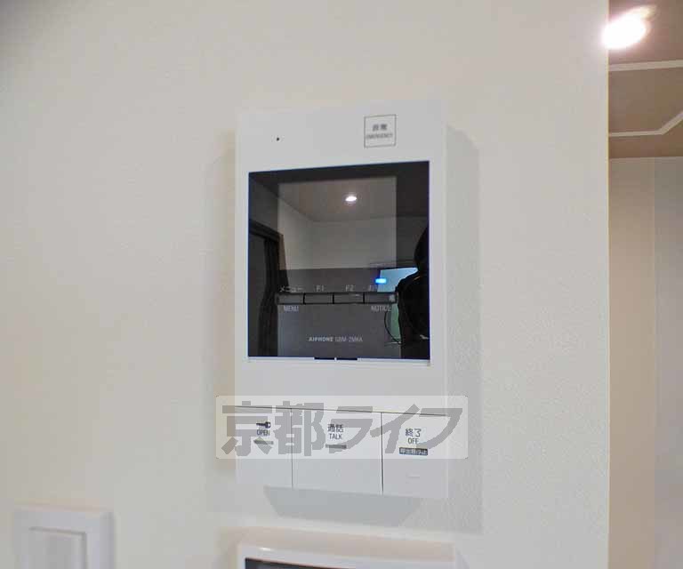 セキュリティ　来客確認が出来るモニター付きです。