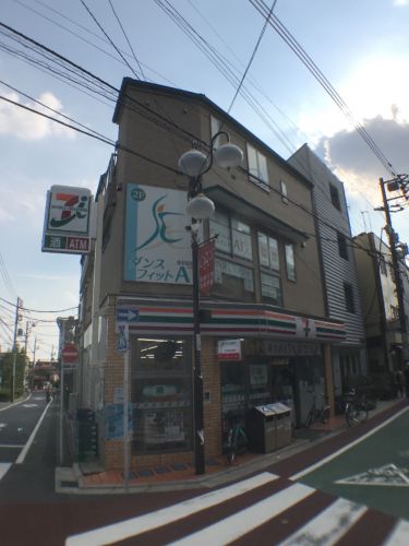 コンビニ　セブンイレブン世田谷下高井戸店（コンビニ）まで262m