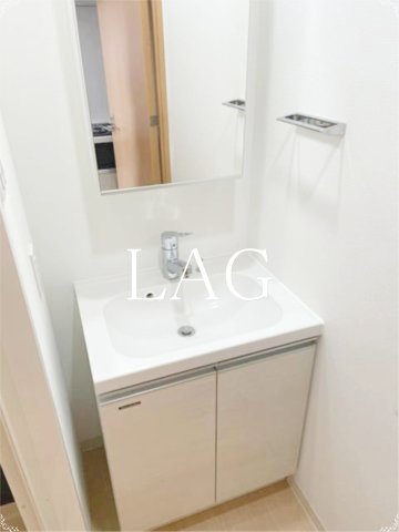 洗面設備　独立洗面台です。