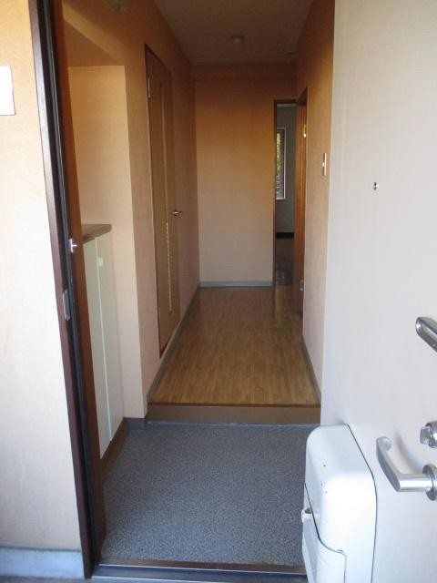 玄関　シューズボックス付きの玄関です☆