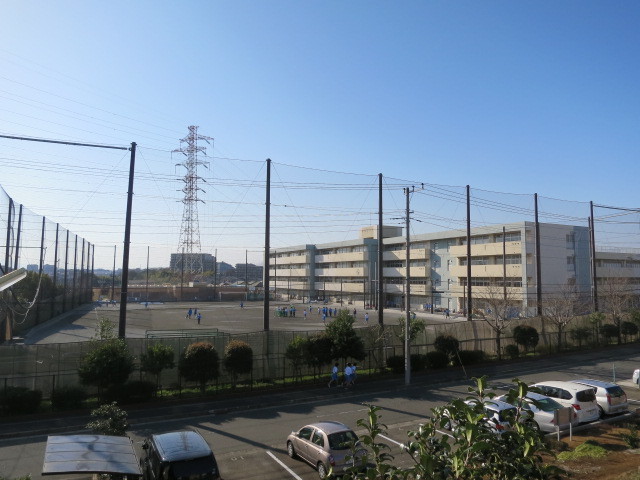 中学校　東山田中学校（中学校）まで908m