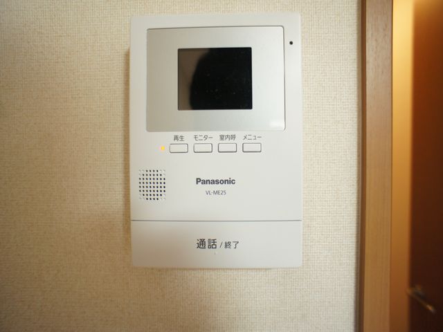 セキュリティ　訪問者の確認ができるＴＶドアホン付きです。