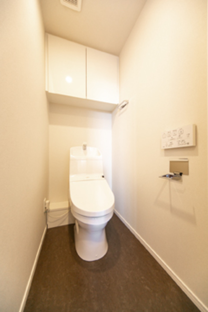 トイレ　※写真は同タイプ住戸です。