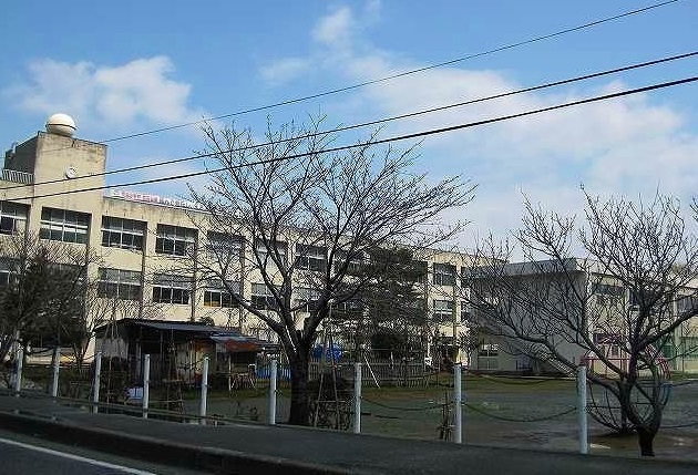 小学校　上越市立高志小学校（小学校）まで481m