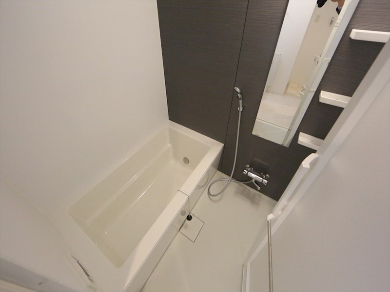 バス・シャワールーム　浴室暖房乾燥機付　追い焚き・オートバス機能付お風呂