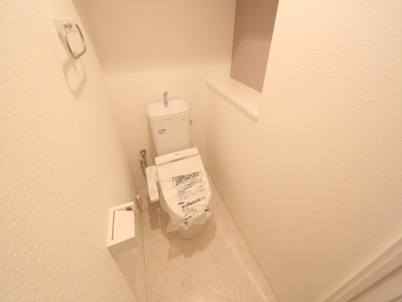 トイレ　温水洗浄暖房便座付トイレ