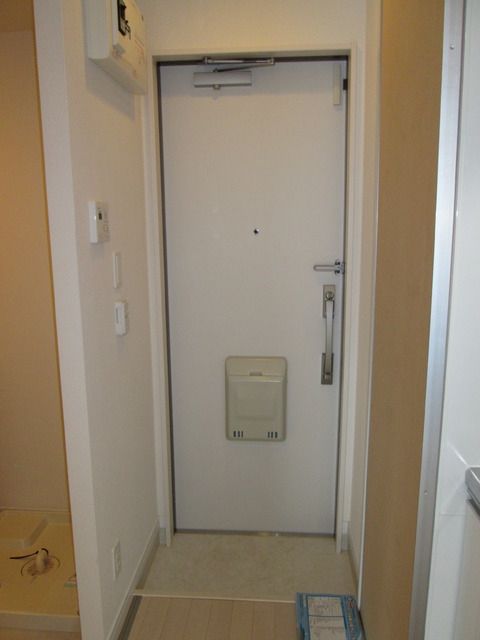 玄関　★同物件の別部屋参考写真★