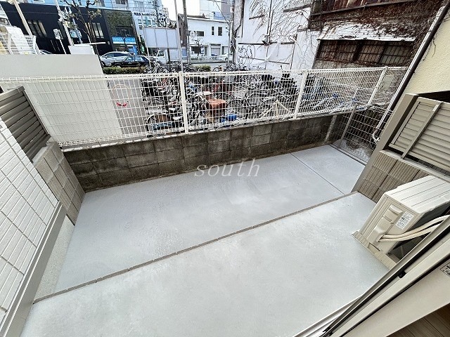 バルコニー　テラス