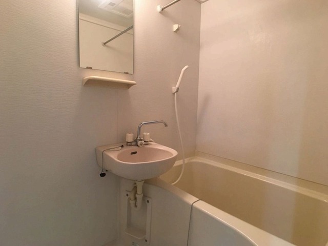 バス・シャワールーム　浴室乾燥機付き