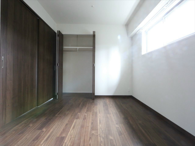 収納　洋室6帖　クローゼット（収納充実してます）