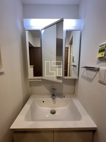 洗面設備　スプランディッド難波キャトル　独立洗面台