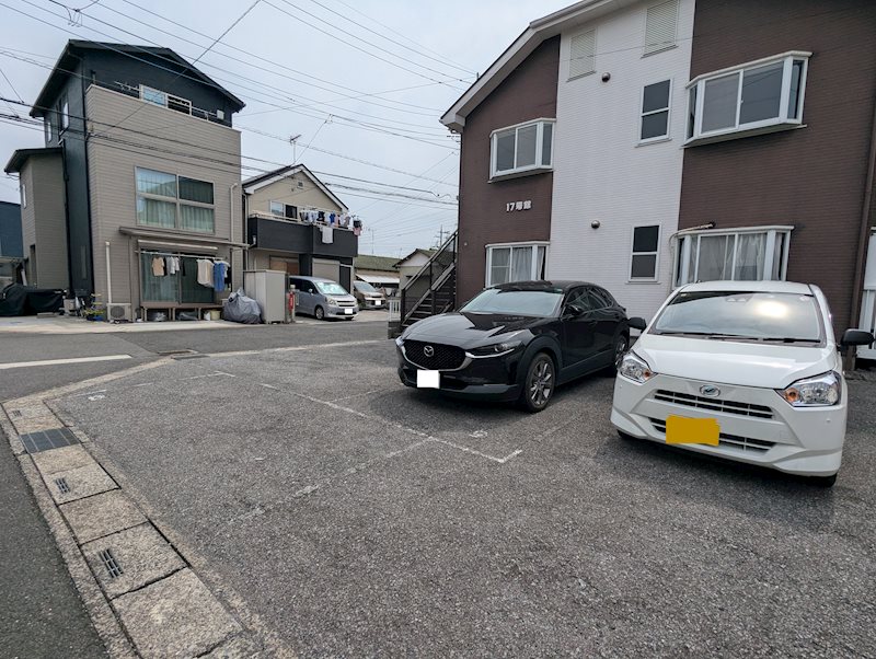 駐車場　敷地内駐車場（空き要確認）