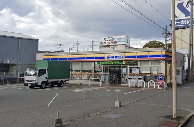 コンビニ　ミニストップ　豊中利倉1丁目（コンビニ）まで419m