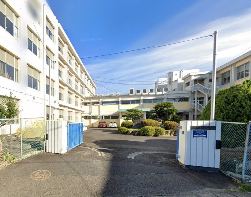 小学校　扶桑町立柏森小学校（小学校）まで905m