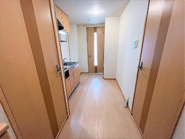 居室・リビング　廊下