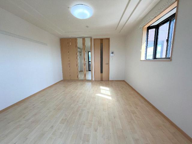 居室・リビング　室内